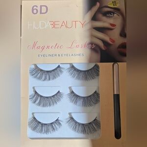 HUDA BEAUTY Magnetic Lashes with Eyeliner - Black